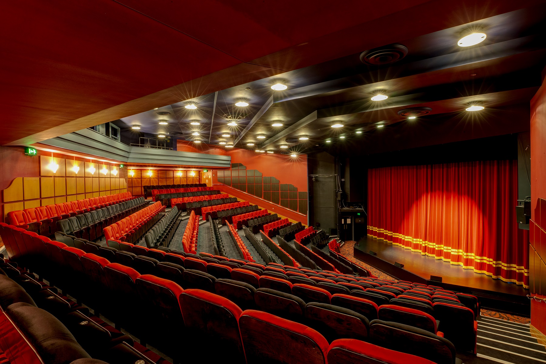 Shaw Theatre - 3nqn0rddyv4.jpg