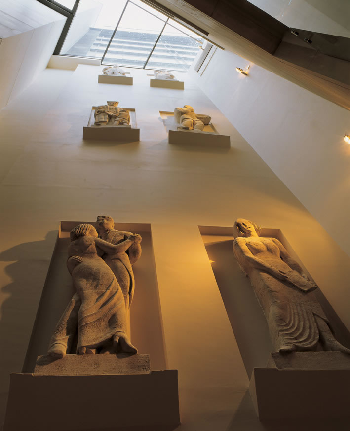 Private Room 21 at The Edwardian Manchester with sculptures for upscale events.