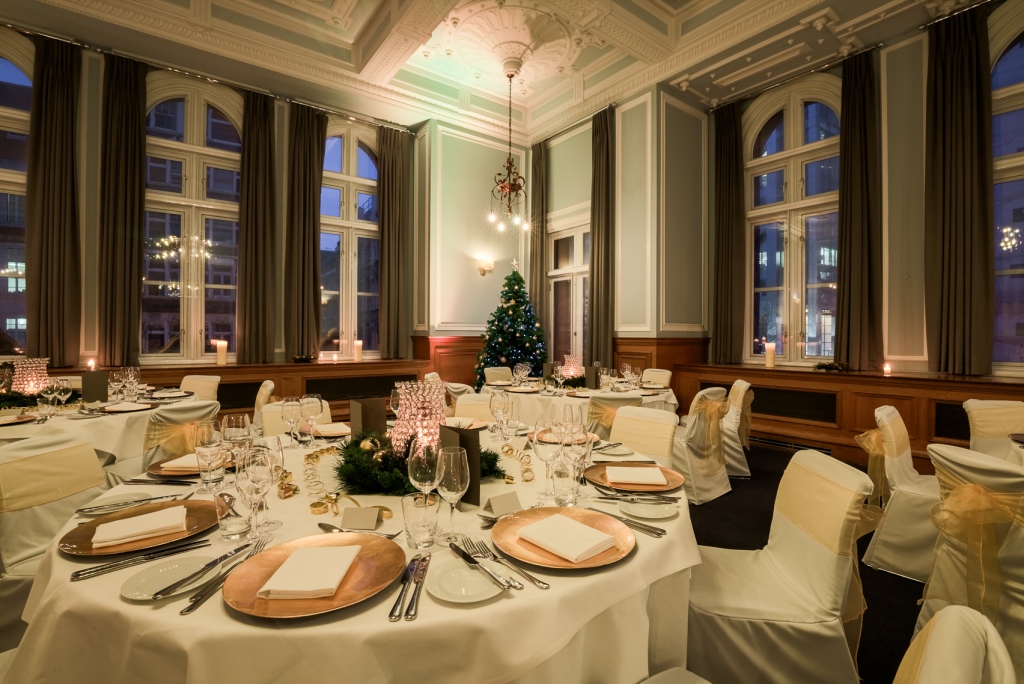 Elegant banquet room at Andaz London, ideal for weddings and corporate events.