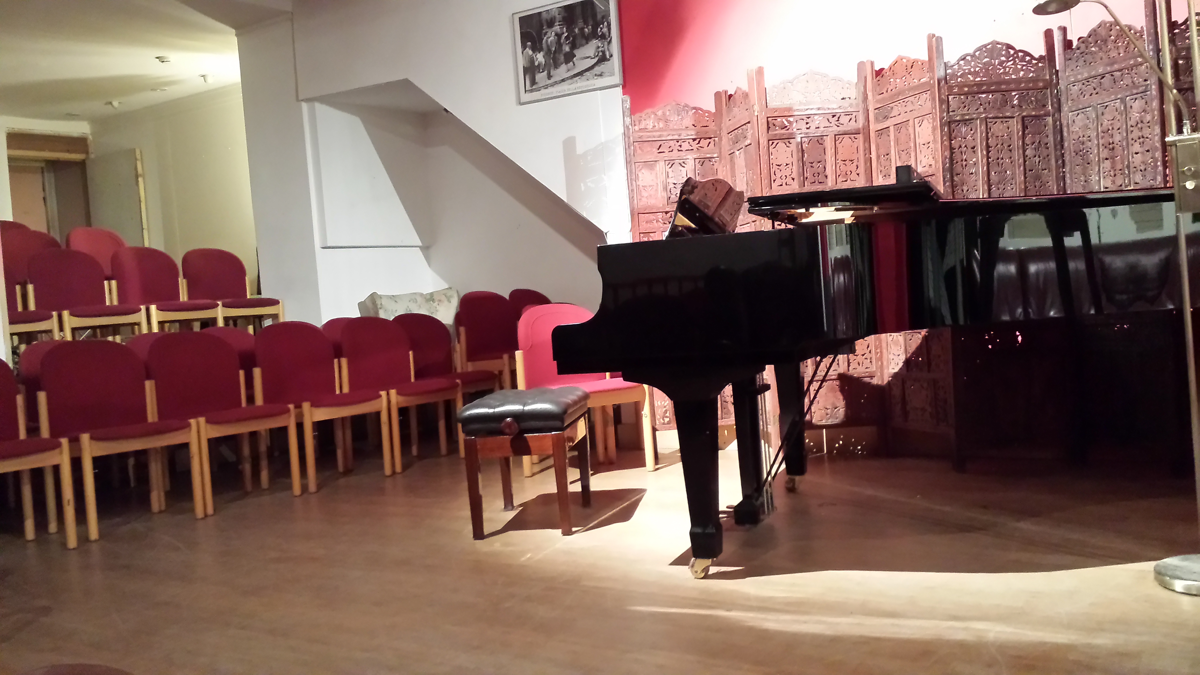 The Salon Theatre - udvyjozxv52.jpg