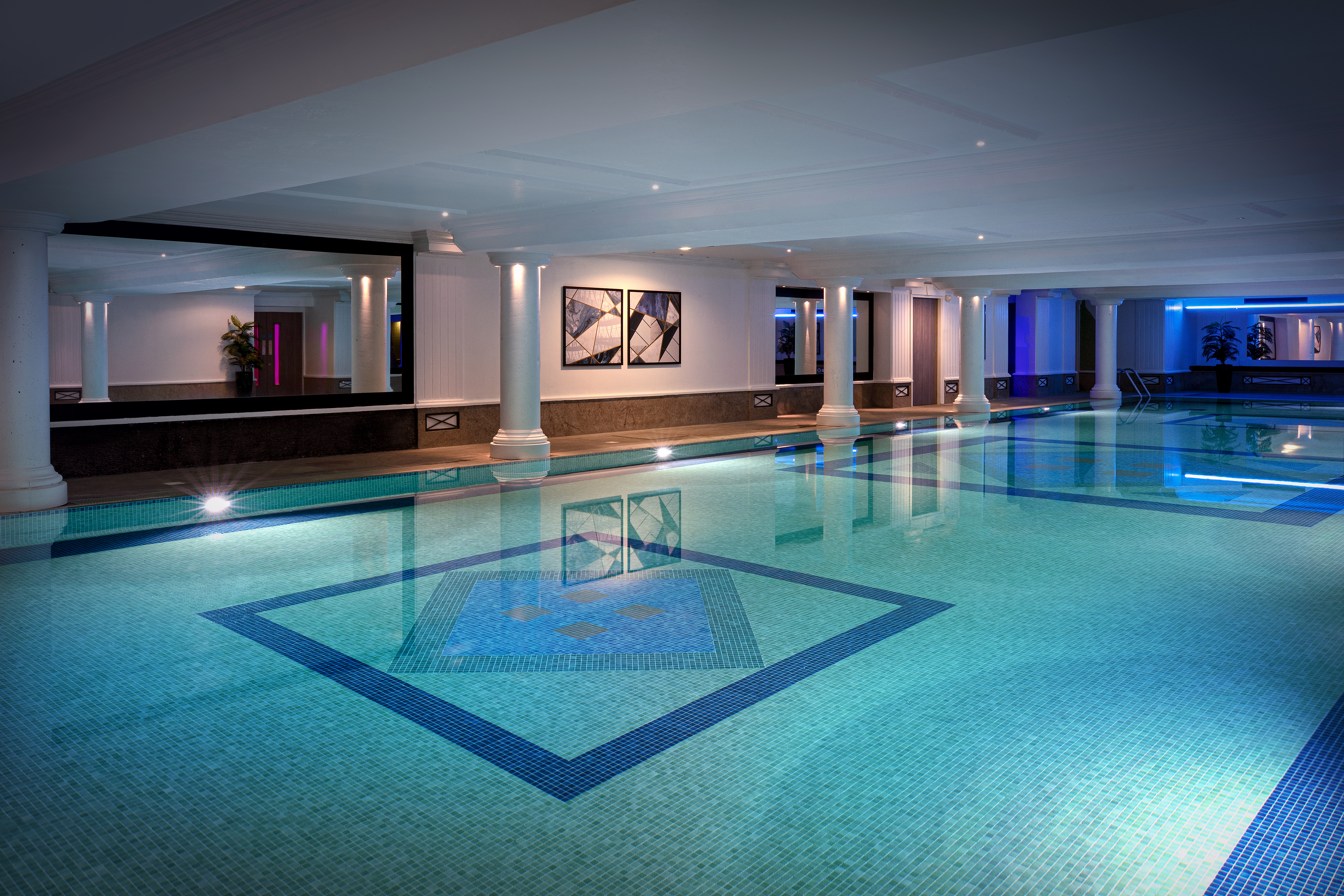 Crown Suite - 4o0neljendy.jpg