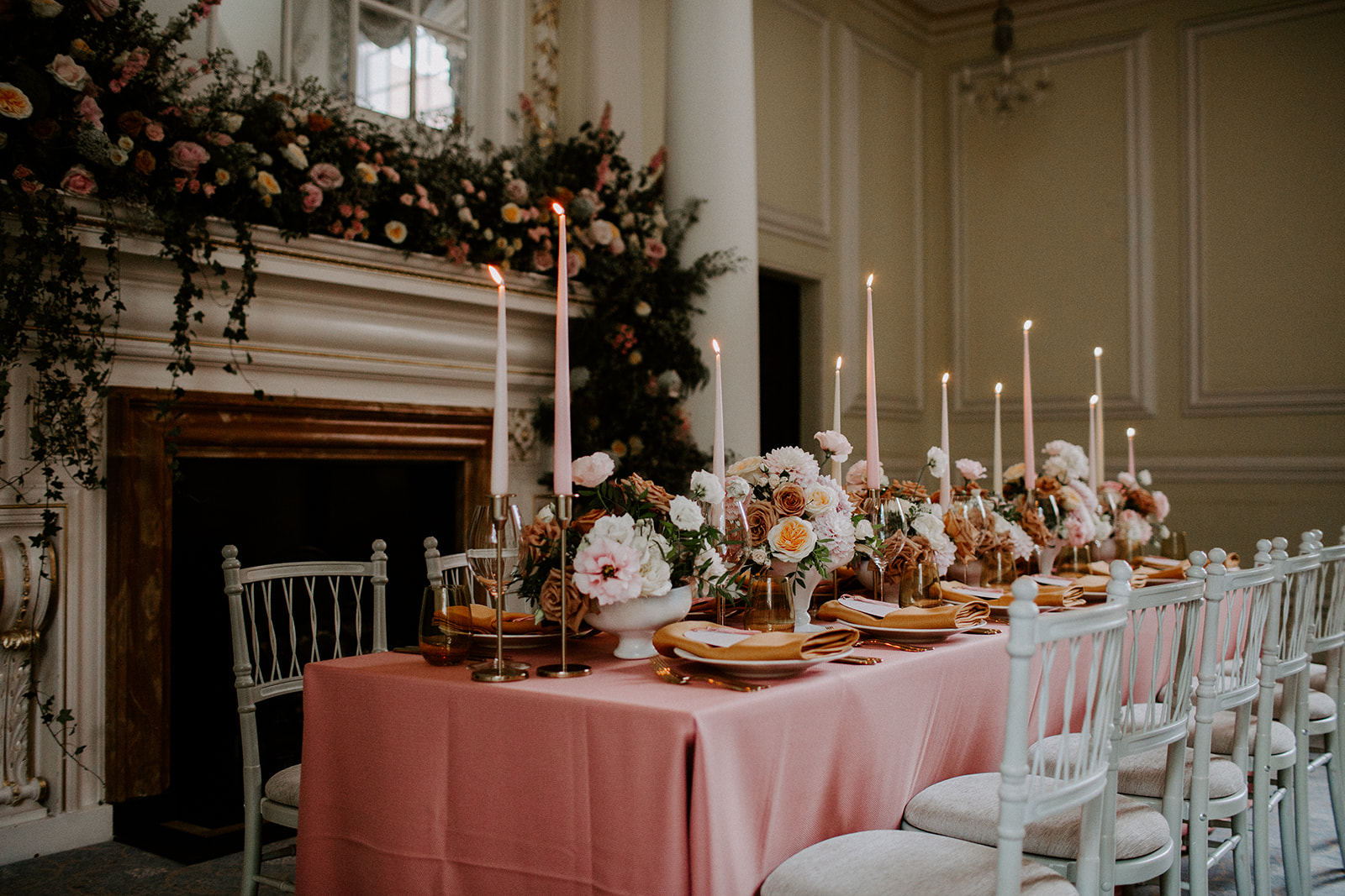 Elegant dining table in Prince's Room, perfect for weddings and upscale events.