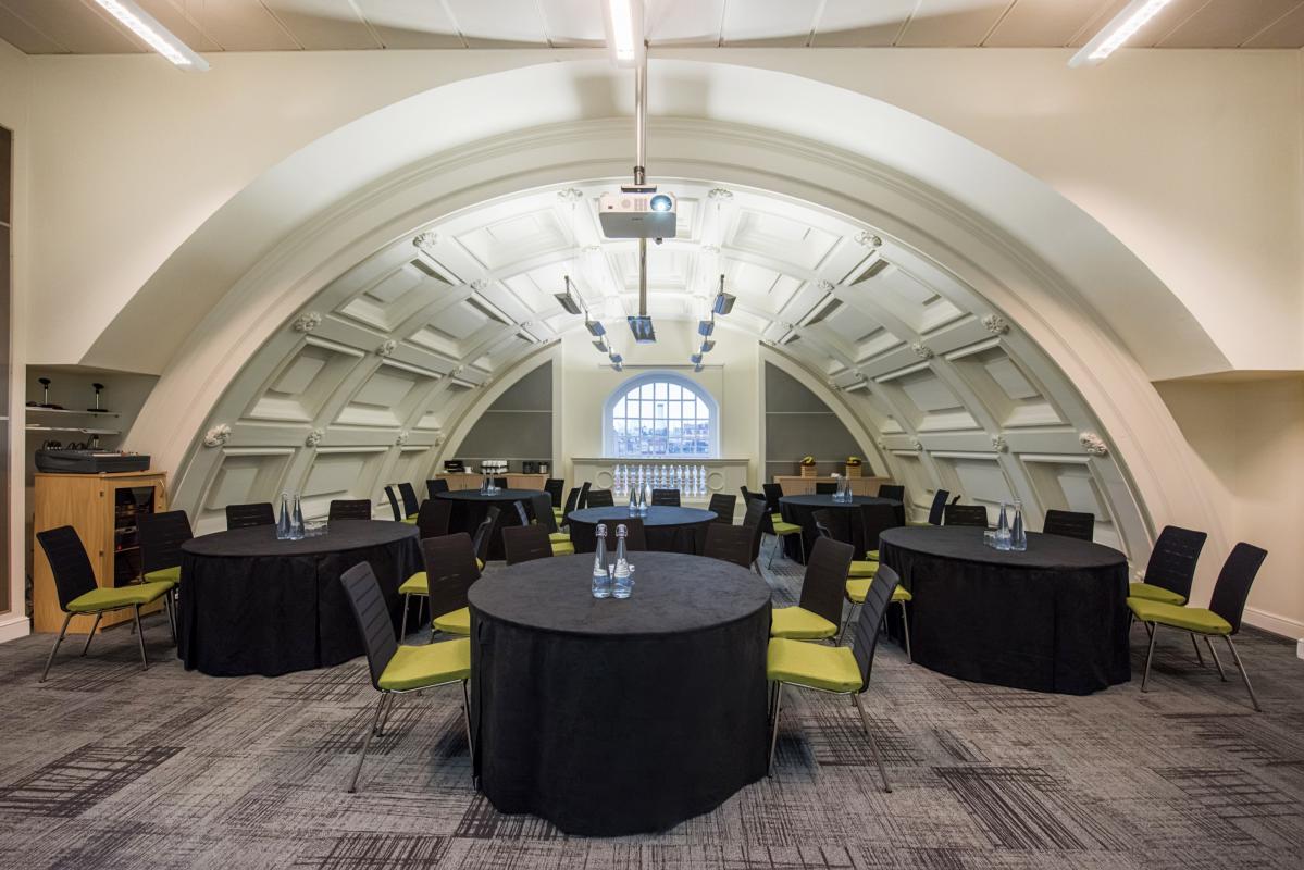 Versatile Harvey room in BMA House, ideal for workshops and networking events.