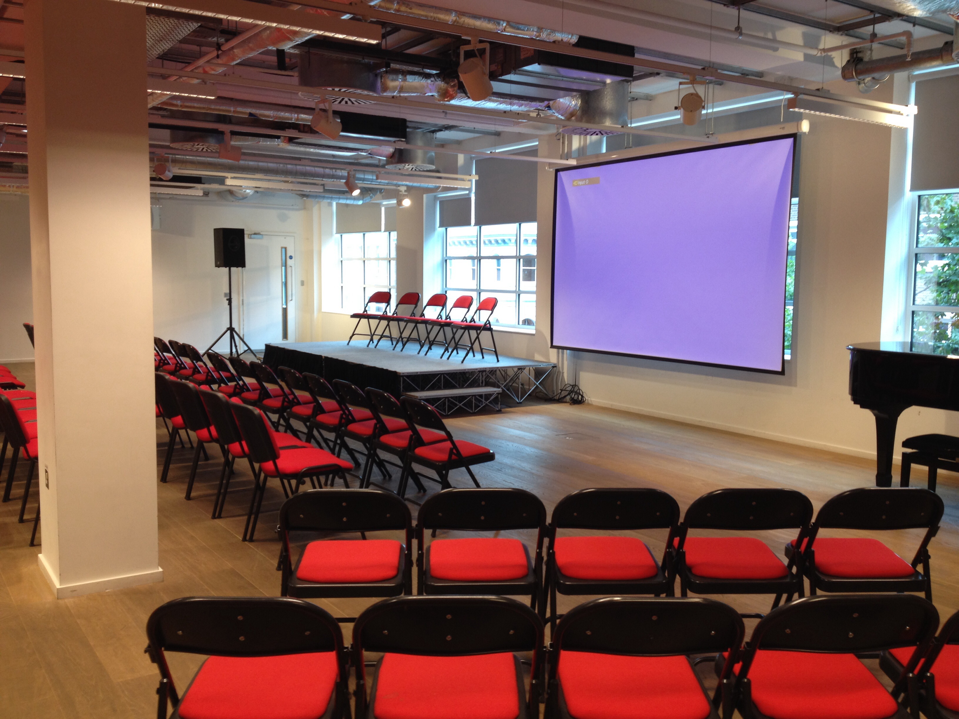 Whole Venue - l1m3qkvy5u2.jpg