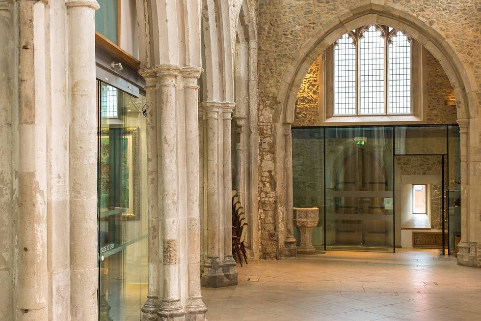 The Nave - a2ygqzihnfn.jpg