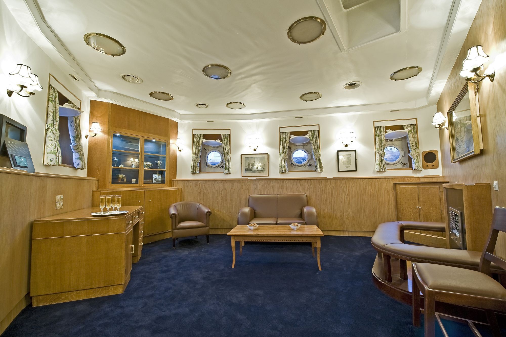 Admiral's Quarters - yd41n3c2ntz.jpg