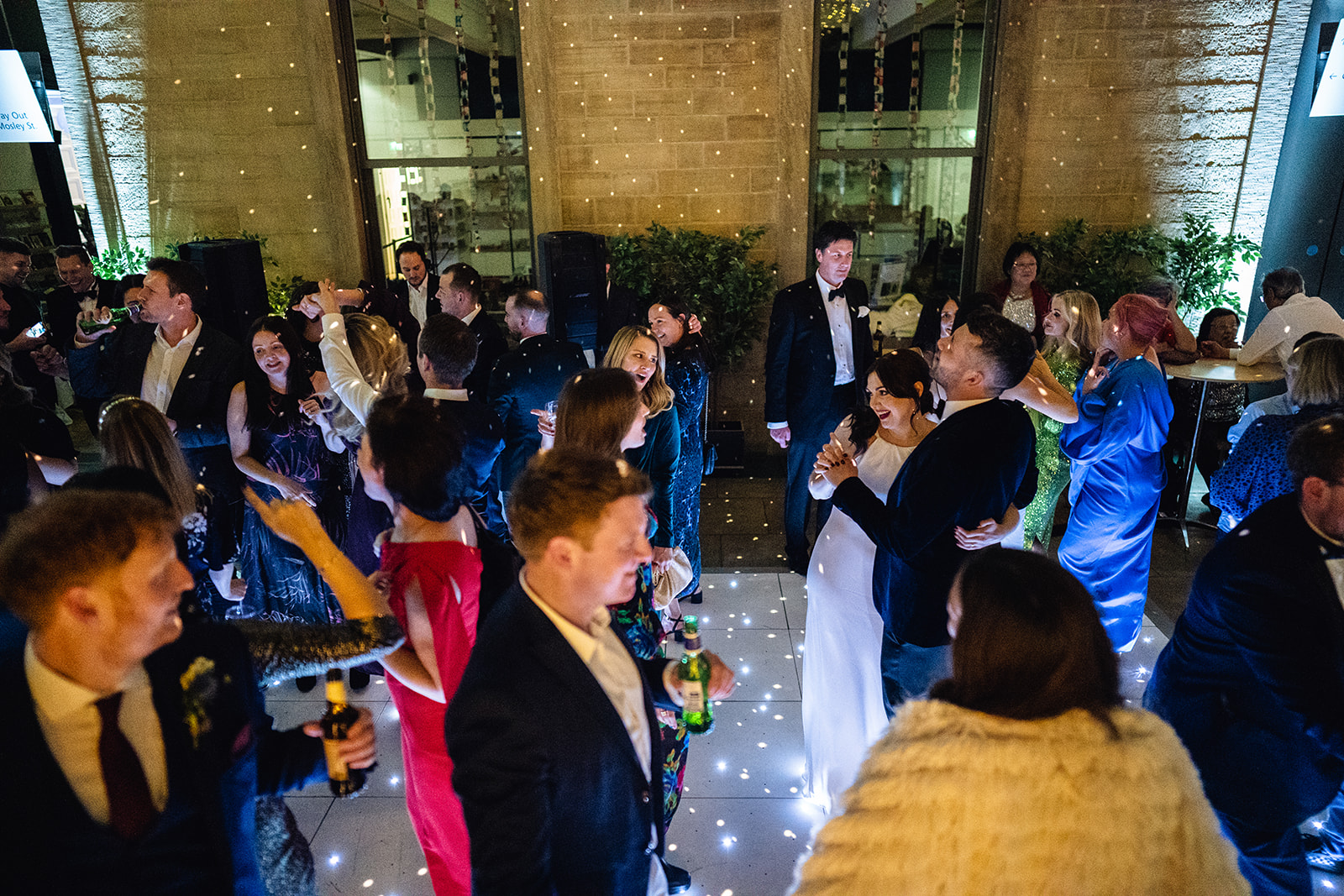 Atrium - hbvrxzh2vxu.jpg