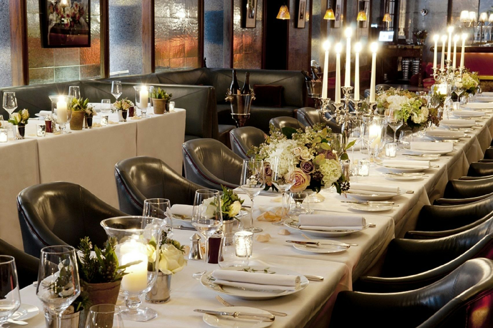 Elegant dining table at Poet’s Corner for corporate dinners and upscale events.