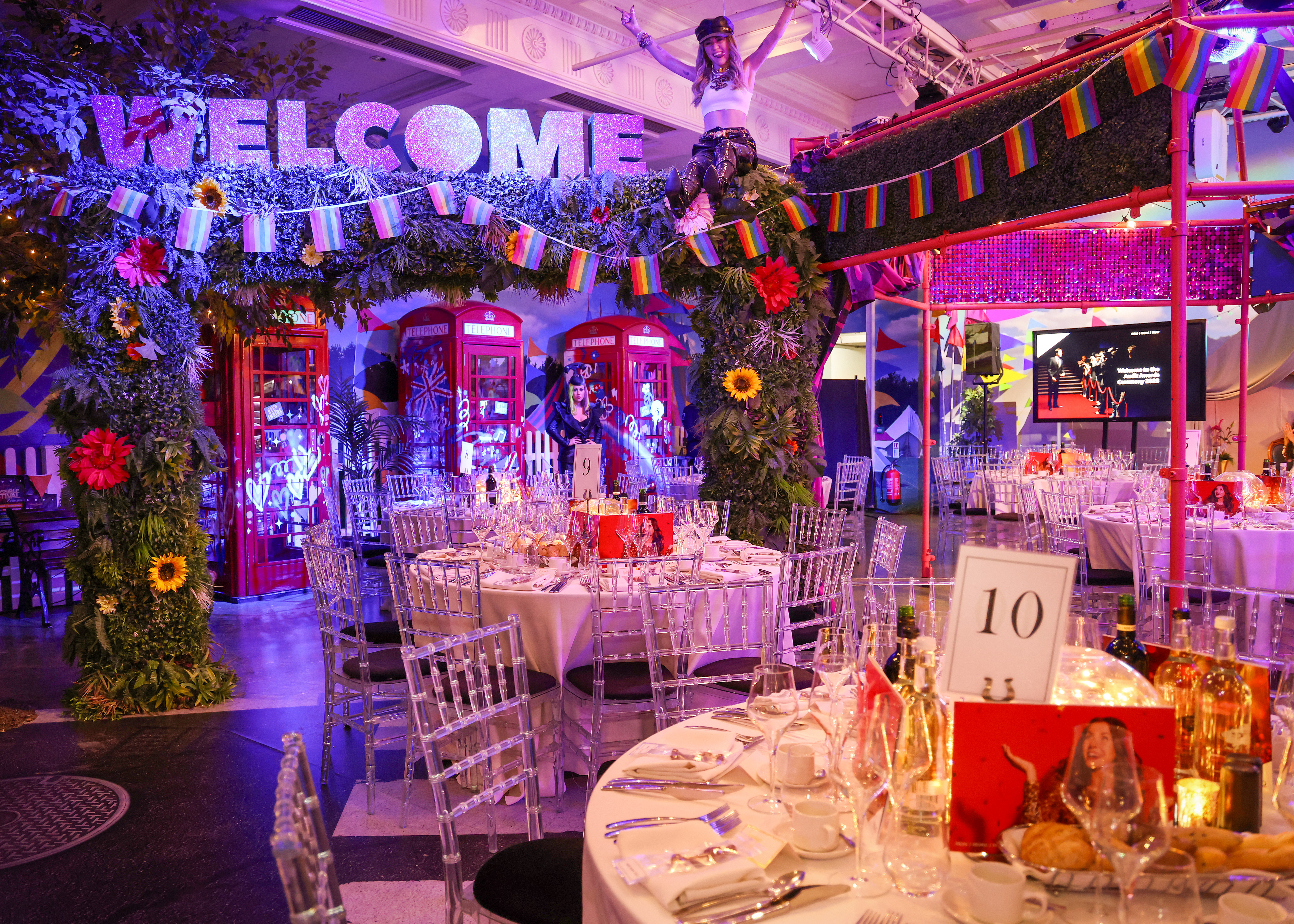 World Stage - jk1g1b3azty.jpg