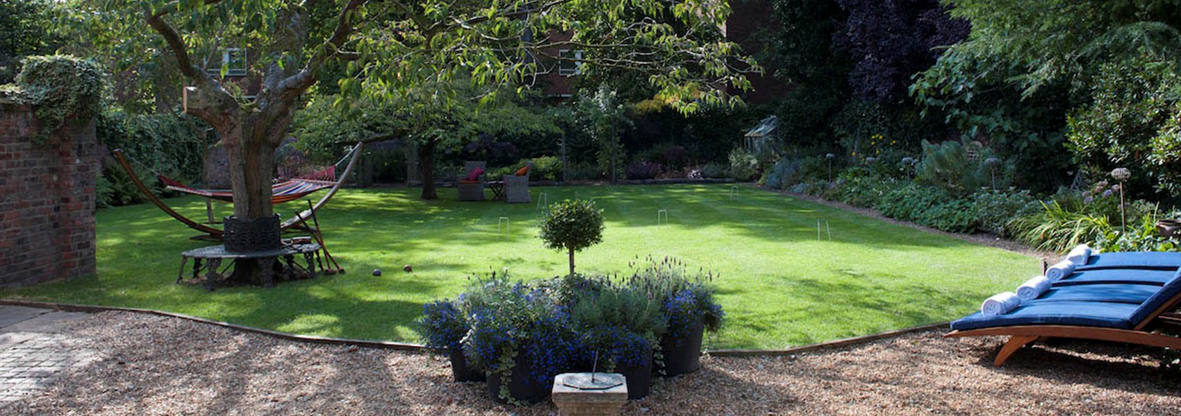 Garden Lounge & Walled Gardens - xvy2gqpo3w0.jpg