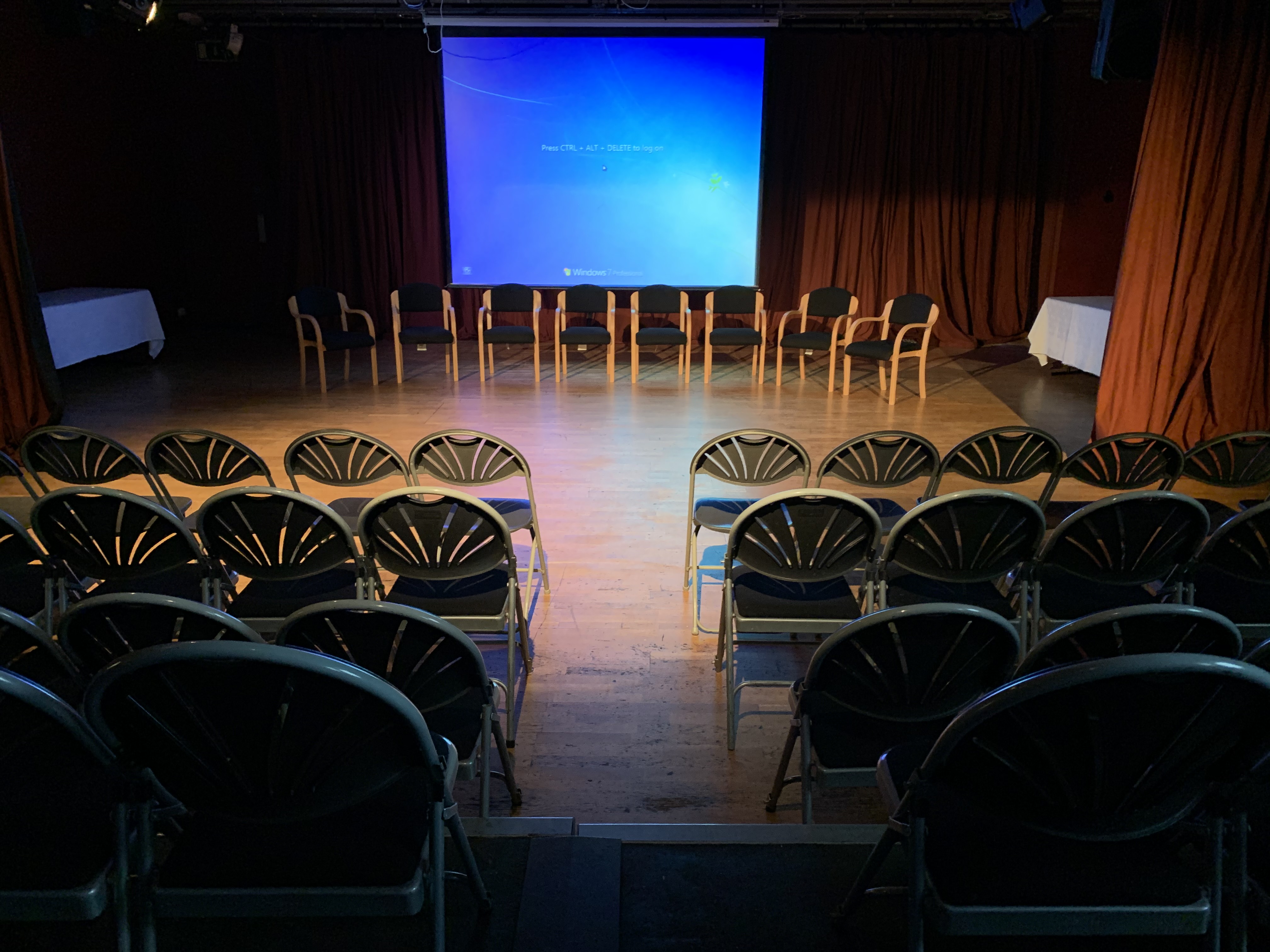 Theatre - beeeopcpd5l.jpg