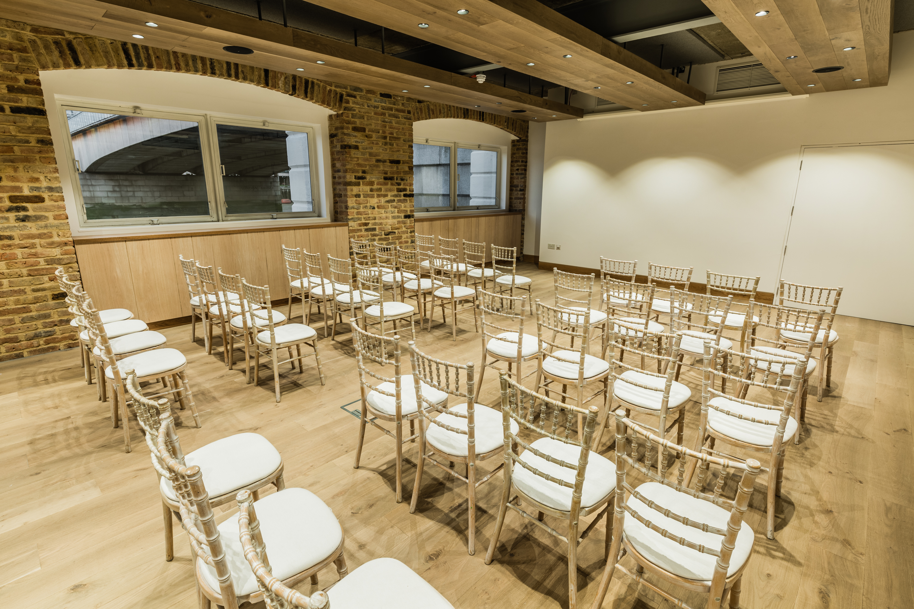 The Bridge Room - 42bx3ezvgwd.jpg