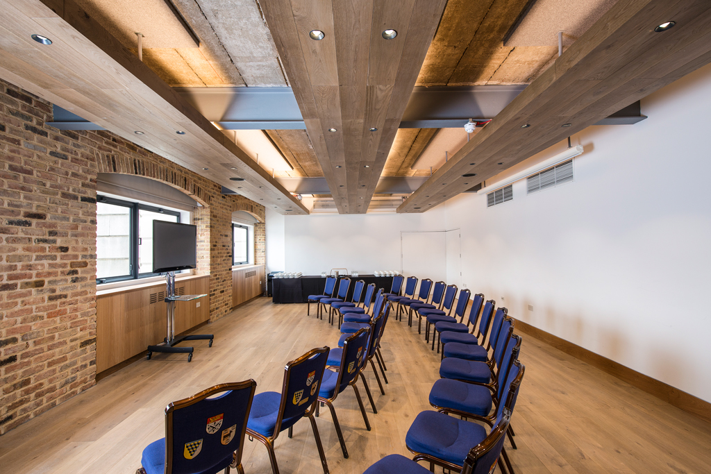 The Bridge Room at Glaziers Hall: circular seating, ideal for workshops and meetings.