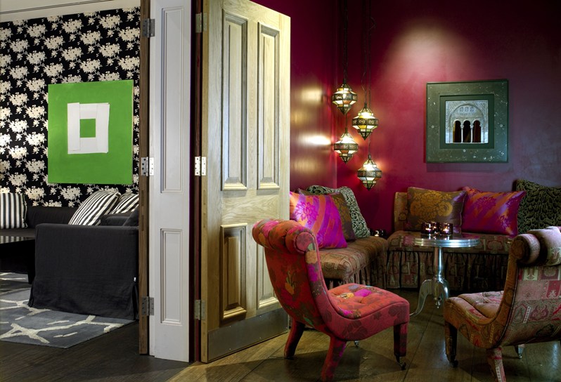 The Crimson Bar - trqrvlht4ge.jpg