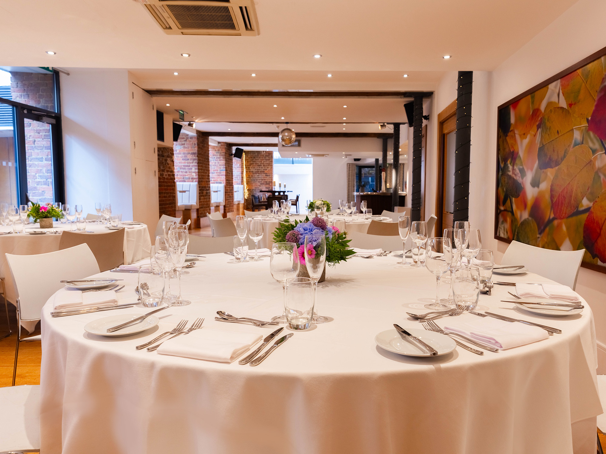 Elegant round table in Hope Street Hotel's Resident's Lounge for upscale events.