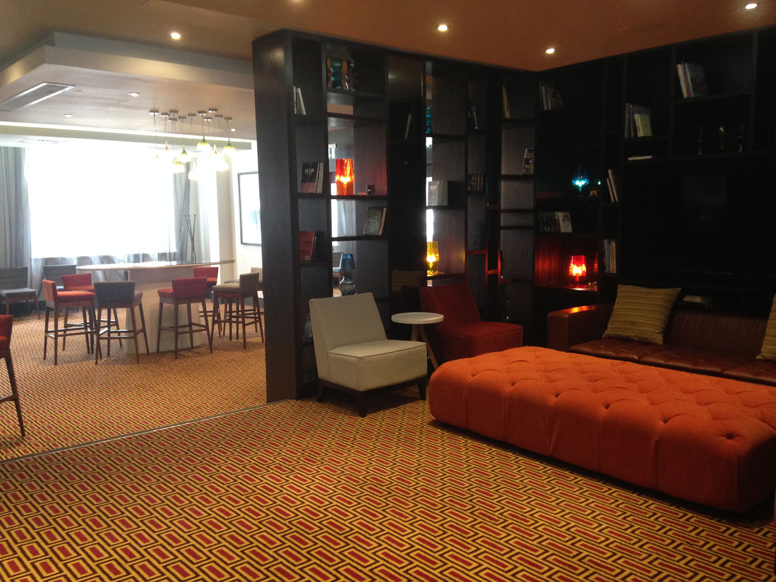 Mal Lounge - idoihck413l.jpg