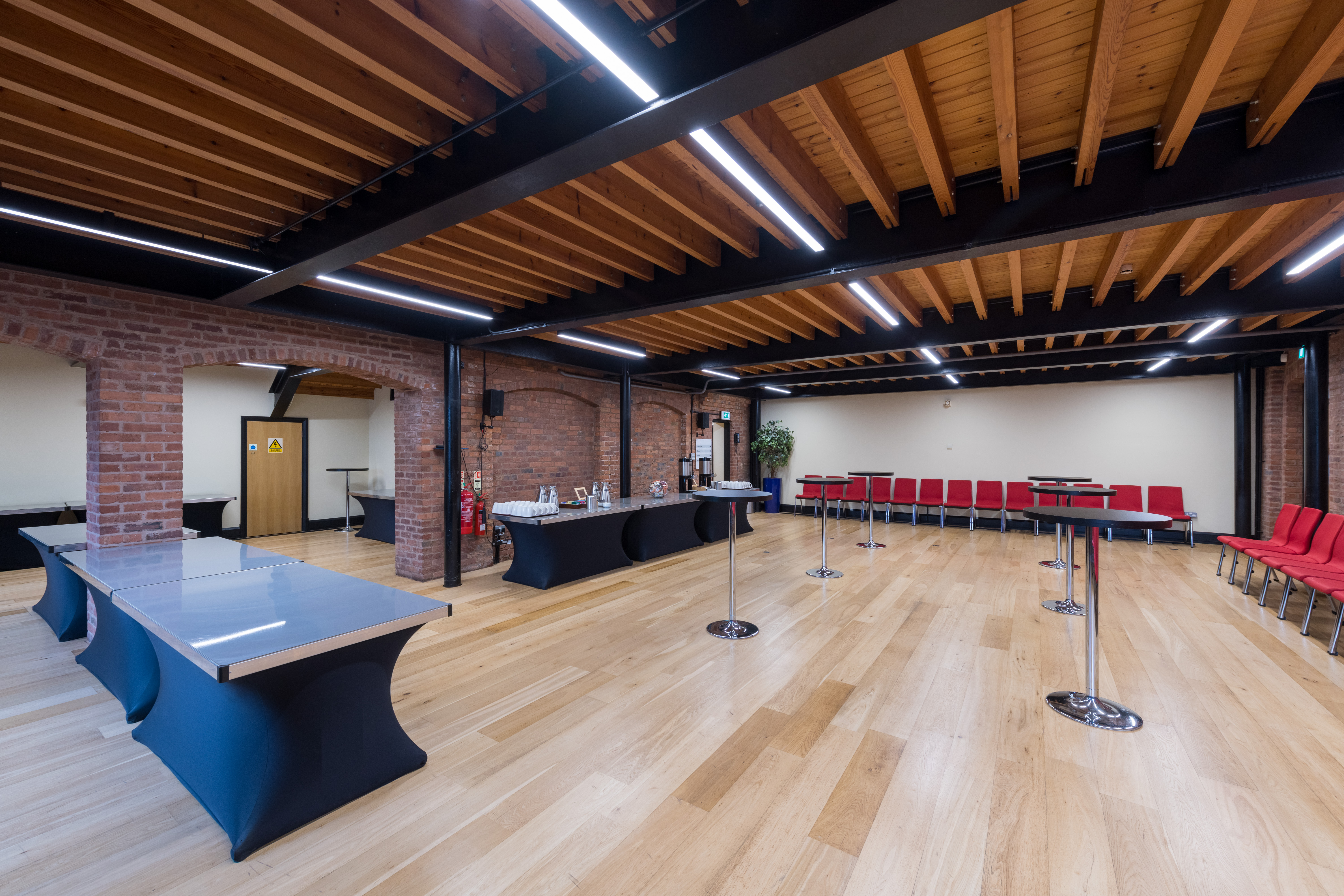 Waterside Room - k3yz5zshptz.jpg