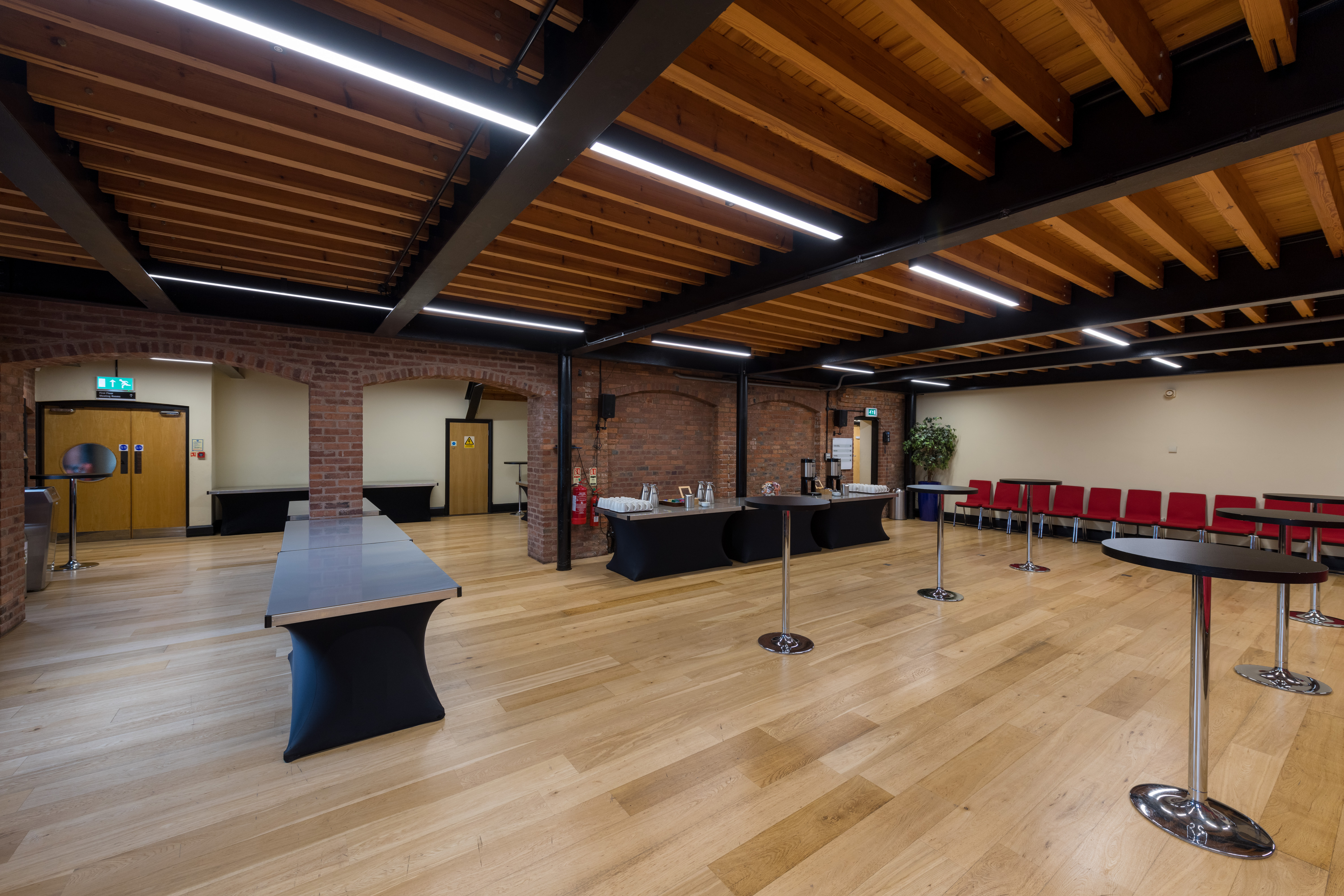 Waterside Room - o0yf5purnj0.jpg