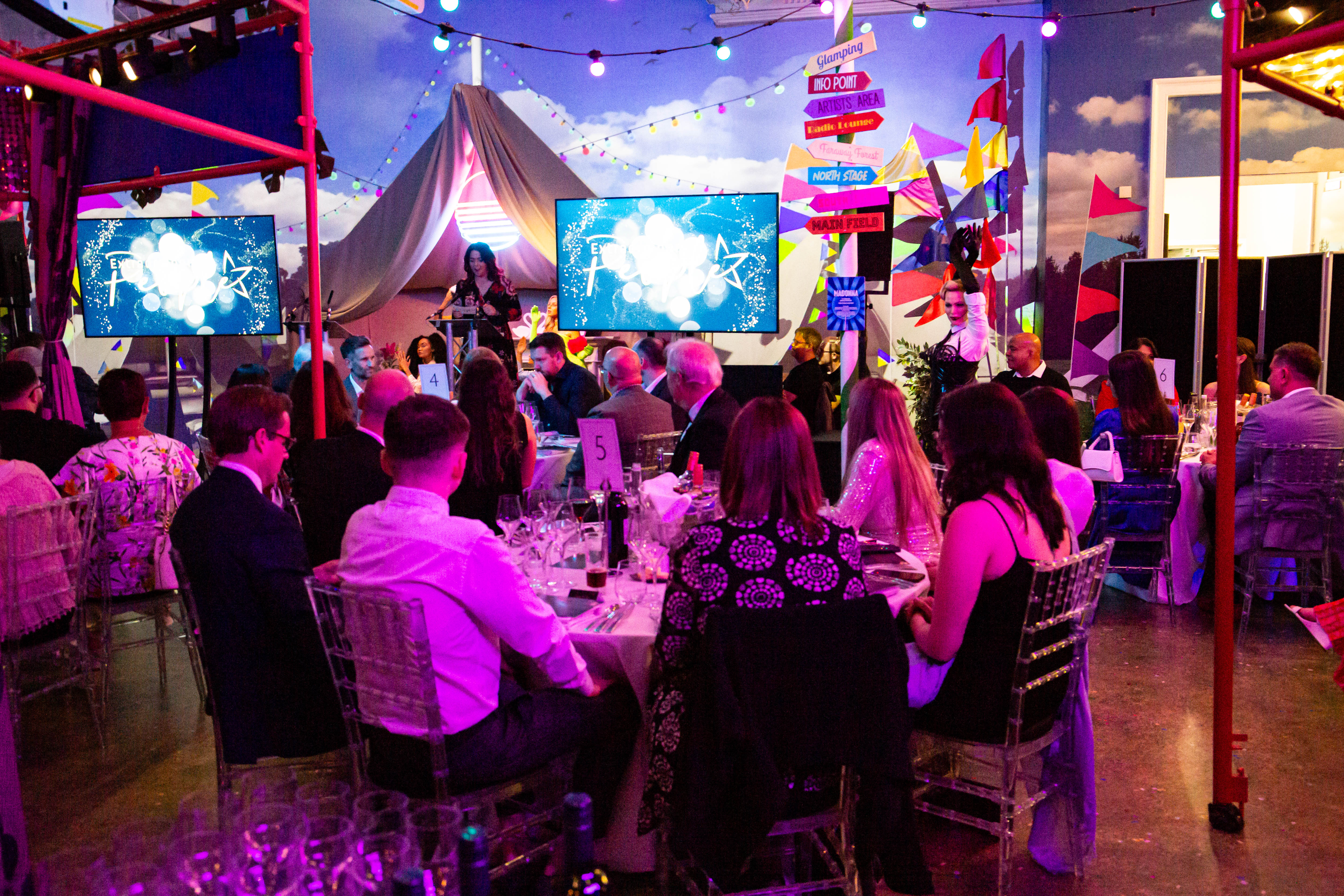 Party - qbkacb0vbxx.jpg