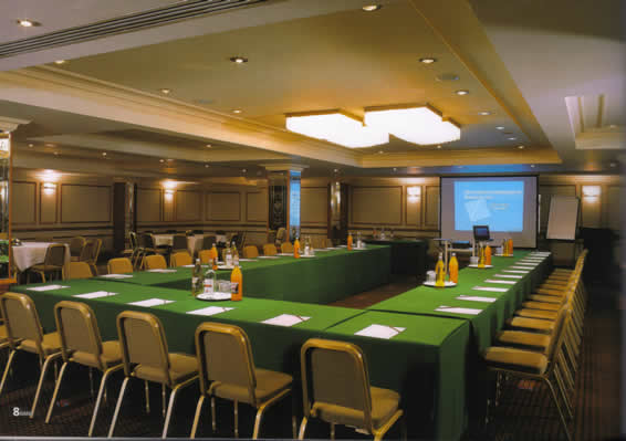 U-shaped meeting room at The Bracebridge, ideal for workshops and strategic meetings.