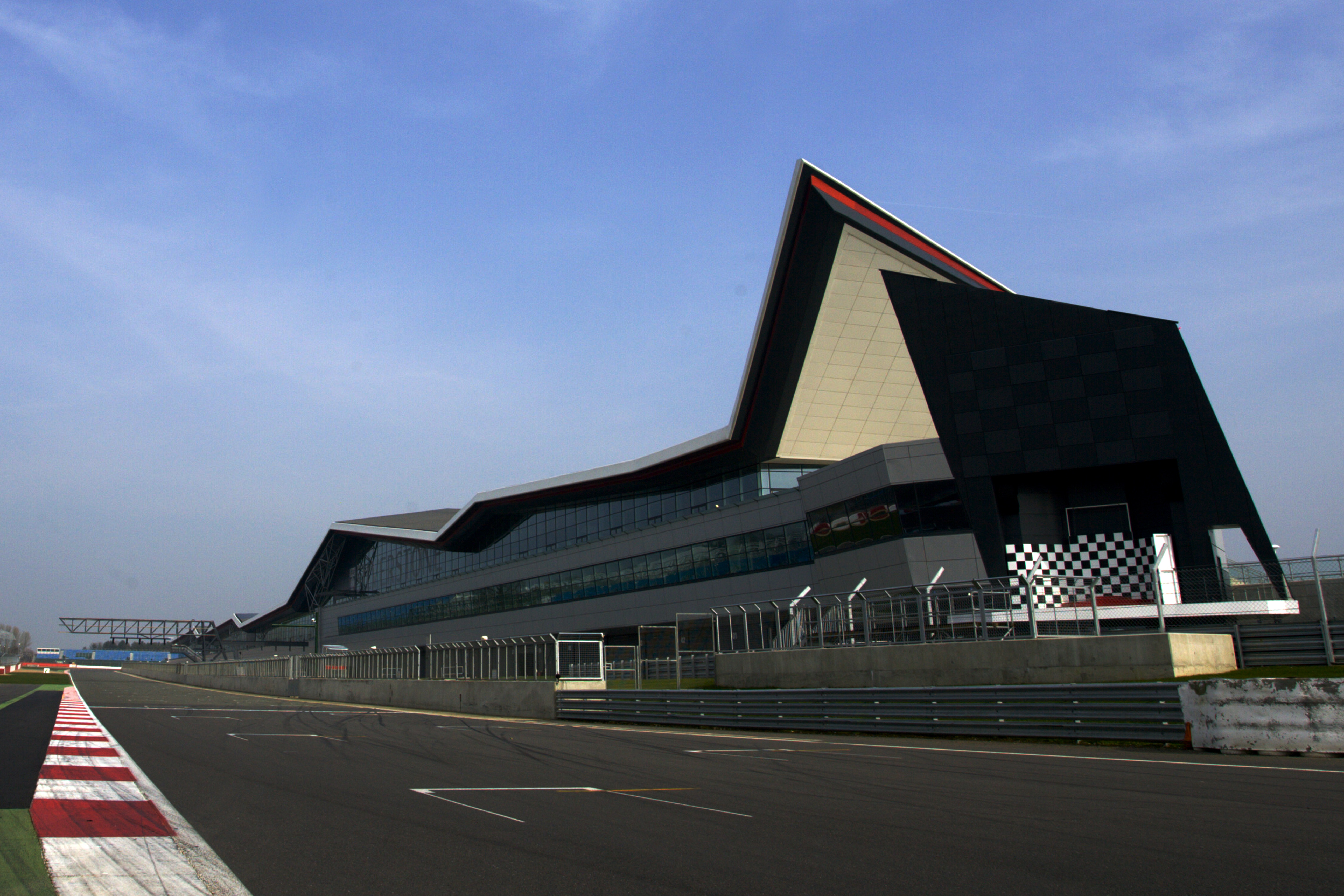 Modern Silverstone Hall 2, ideal for corporate events and team-building activities.