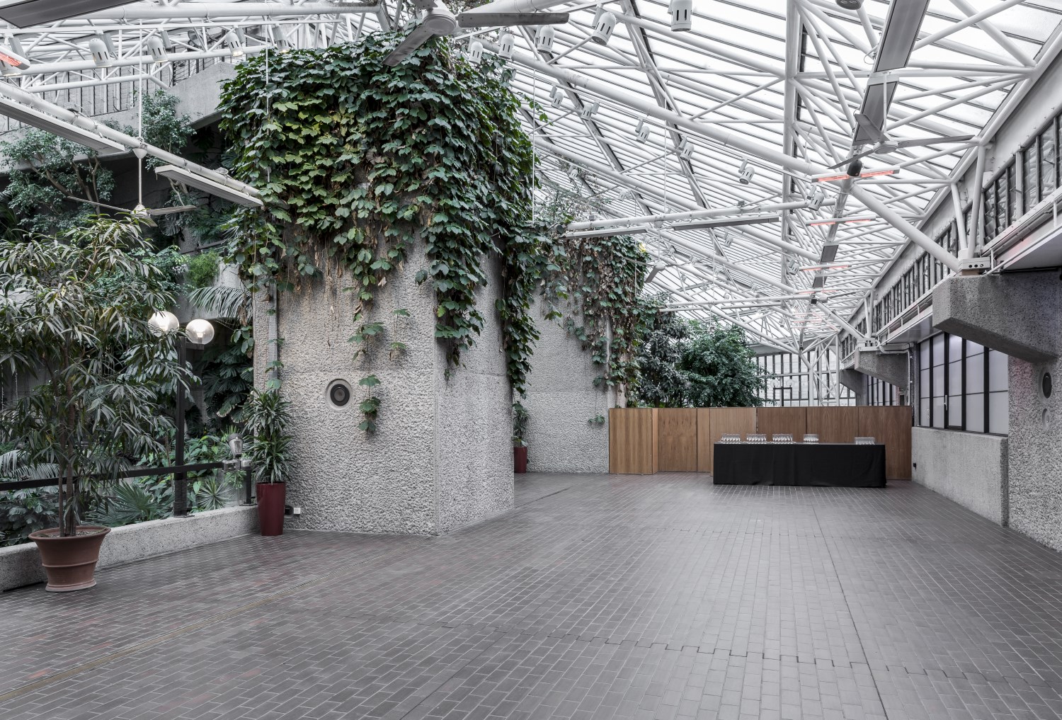 Conservatory Terrace - eoxoomg2bx4.jpg