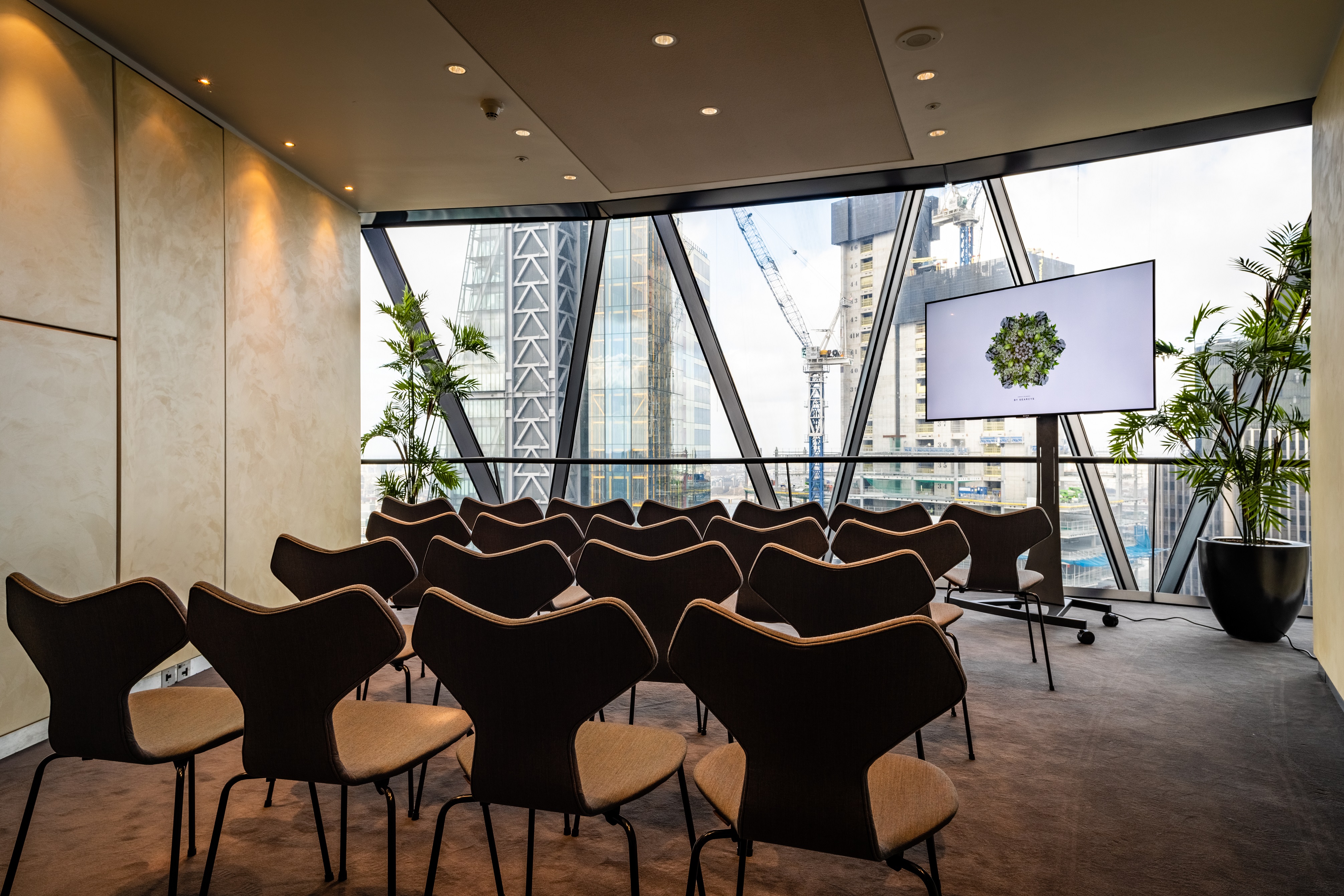 Modern meeting space in Searcys at the Gherkin, ideal for workshops and conferences.