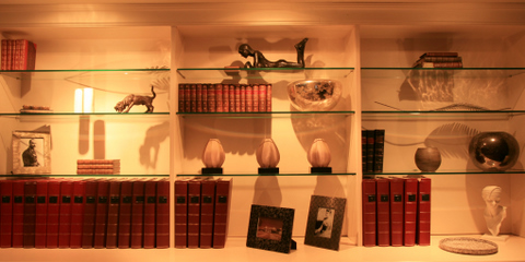 Elegant library at Chewton Glen Hotel, perfect for upscale meetings and networking events.