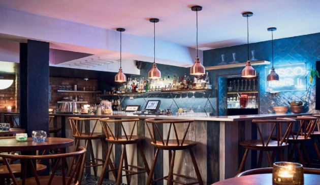 Private dining room bar in Floral by Lima, perfect for intimate gatherings and networking events.