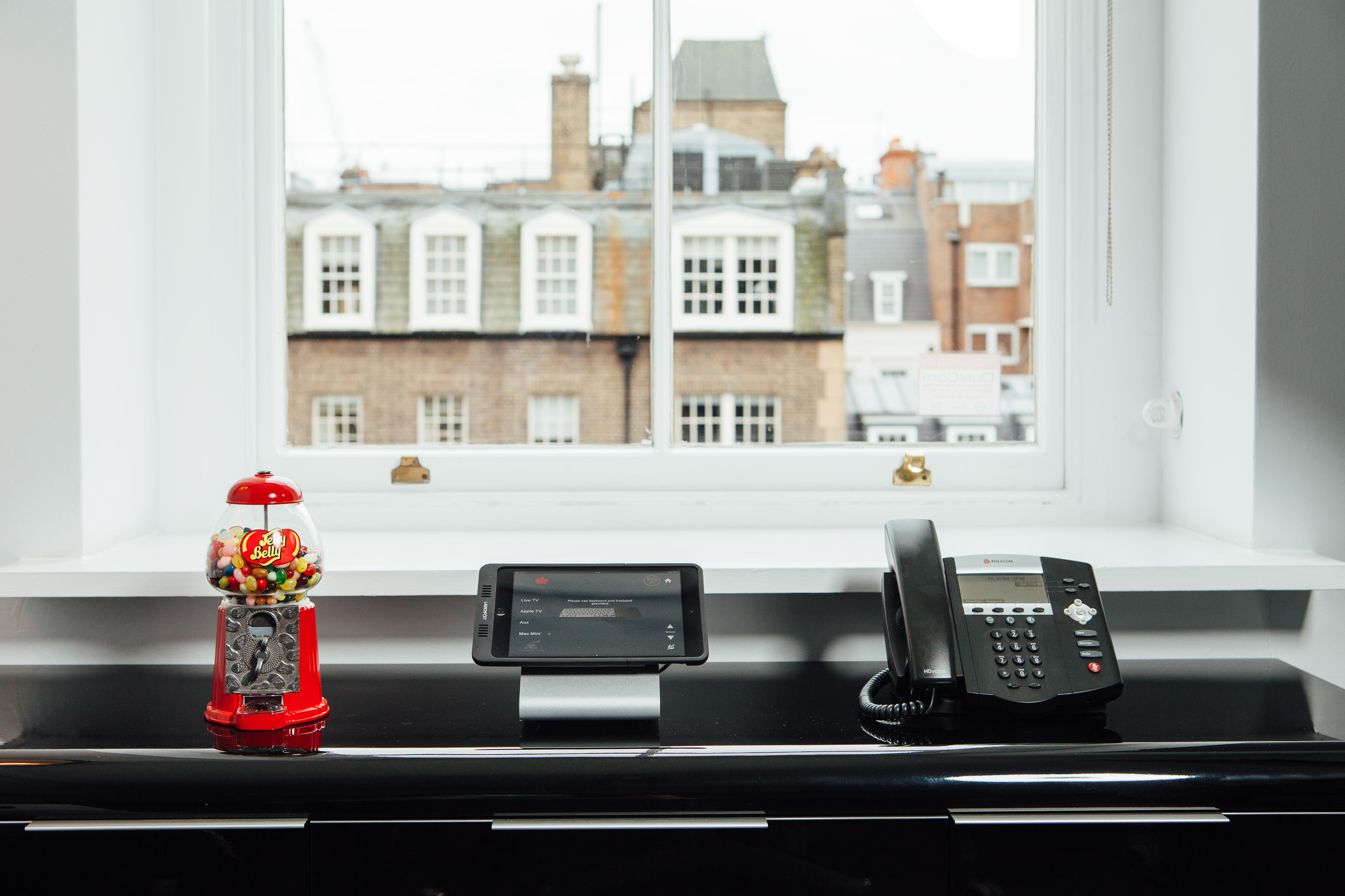 Hot Desks in Mayfair  - ilsfz42i40m.jpg