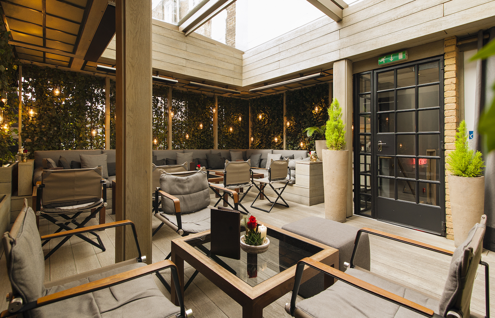 Christmas Parties - 1x3ih5xtxyh.jpg