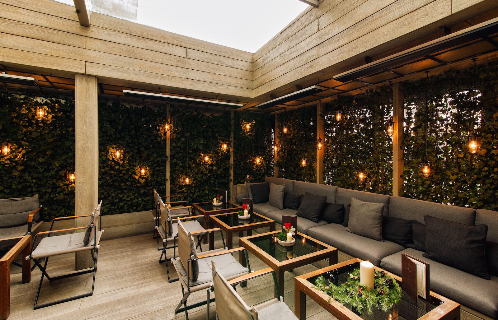 Christmas Parties - 24rh3tppckf.jpg