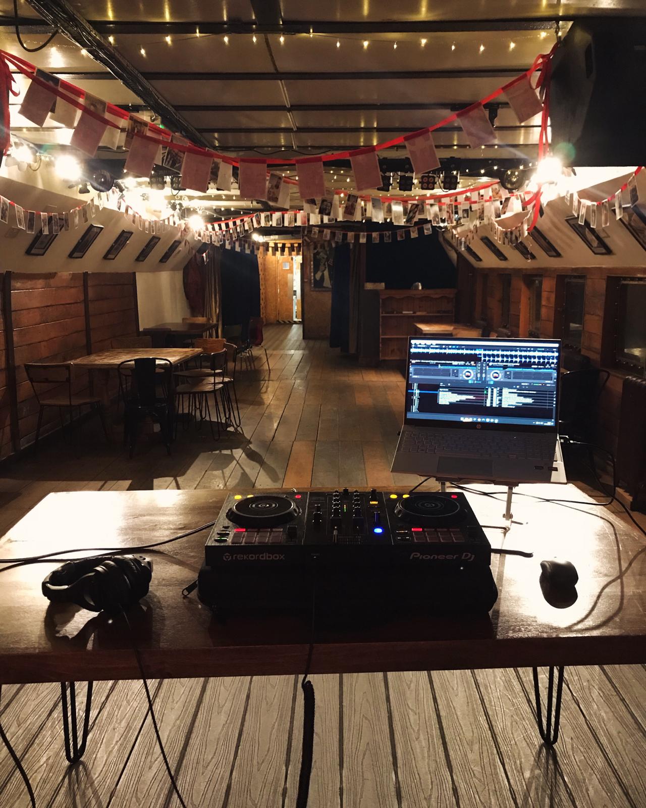 Whole Boat - w5fmpbjwcv5.jpg