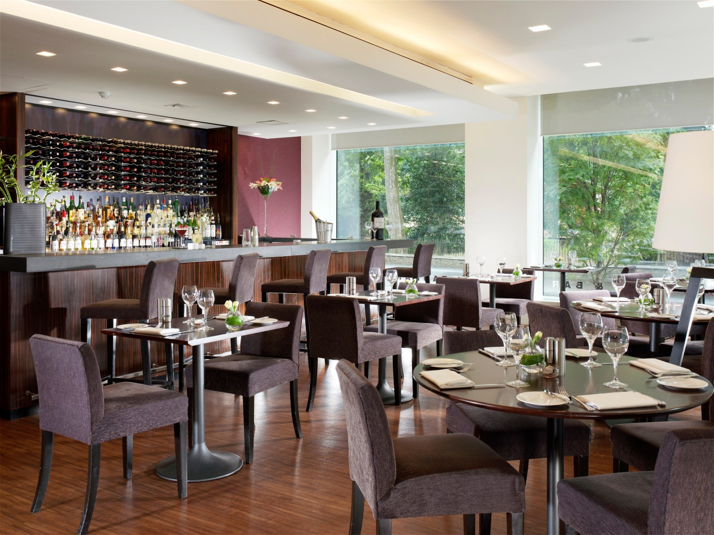Elegant restaurant in Royal Lancaster London, perfect for intimate meetings and events.