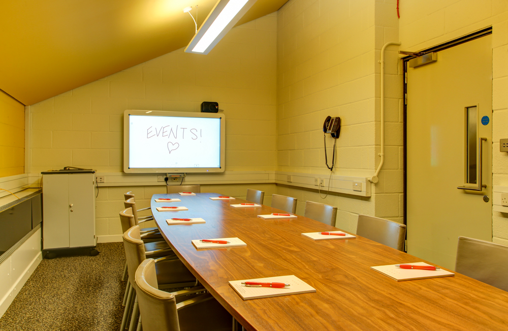 Teneisha Bonner and Cripplegate Rooms - smwsh1ir0vl.jpg