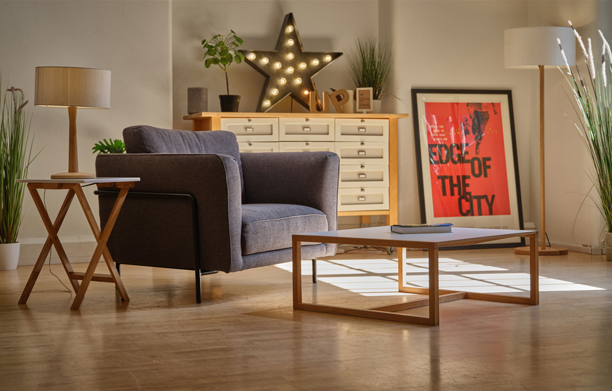 Stylish lounge area in UP Studio 1, ideal for networking events and casual meetings.