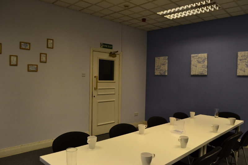 Minimalist meeting room in Seaburn Suite, ideal for small gatherings and brainstorming.