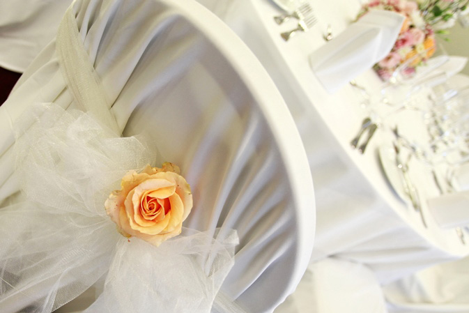 Elegant wedding table setting in Buckingham Suite, Crowne Plaza Reading East.