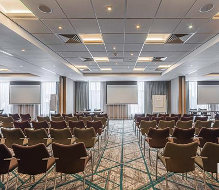 Buckingham Suite - z1tonrlohn0.png