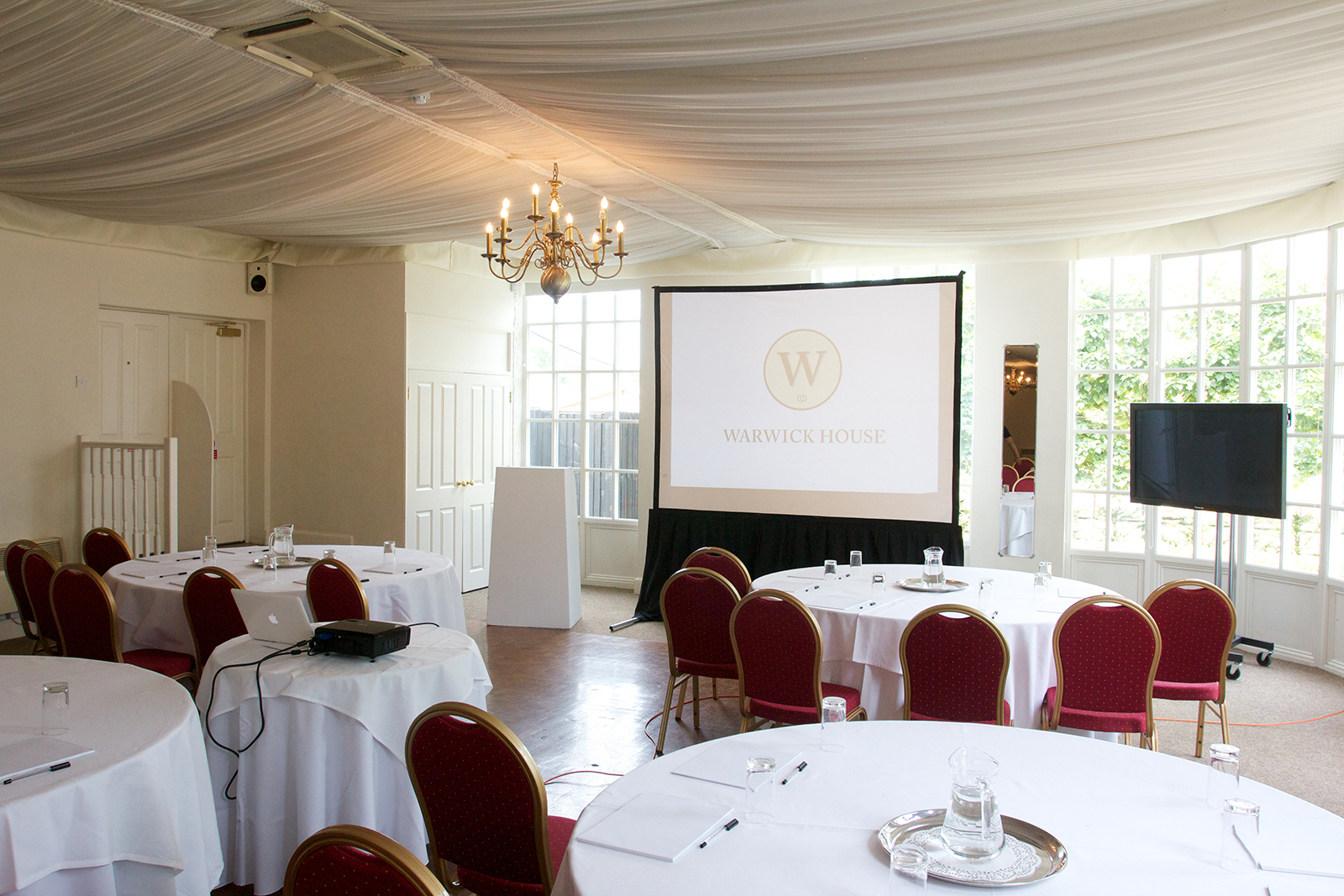 The Banqueting Hall - wd5kh1tuk54.jpg