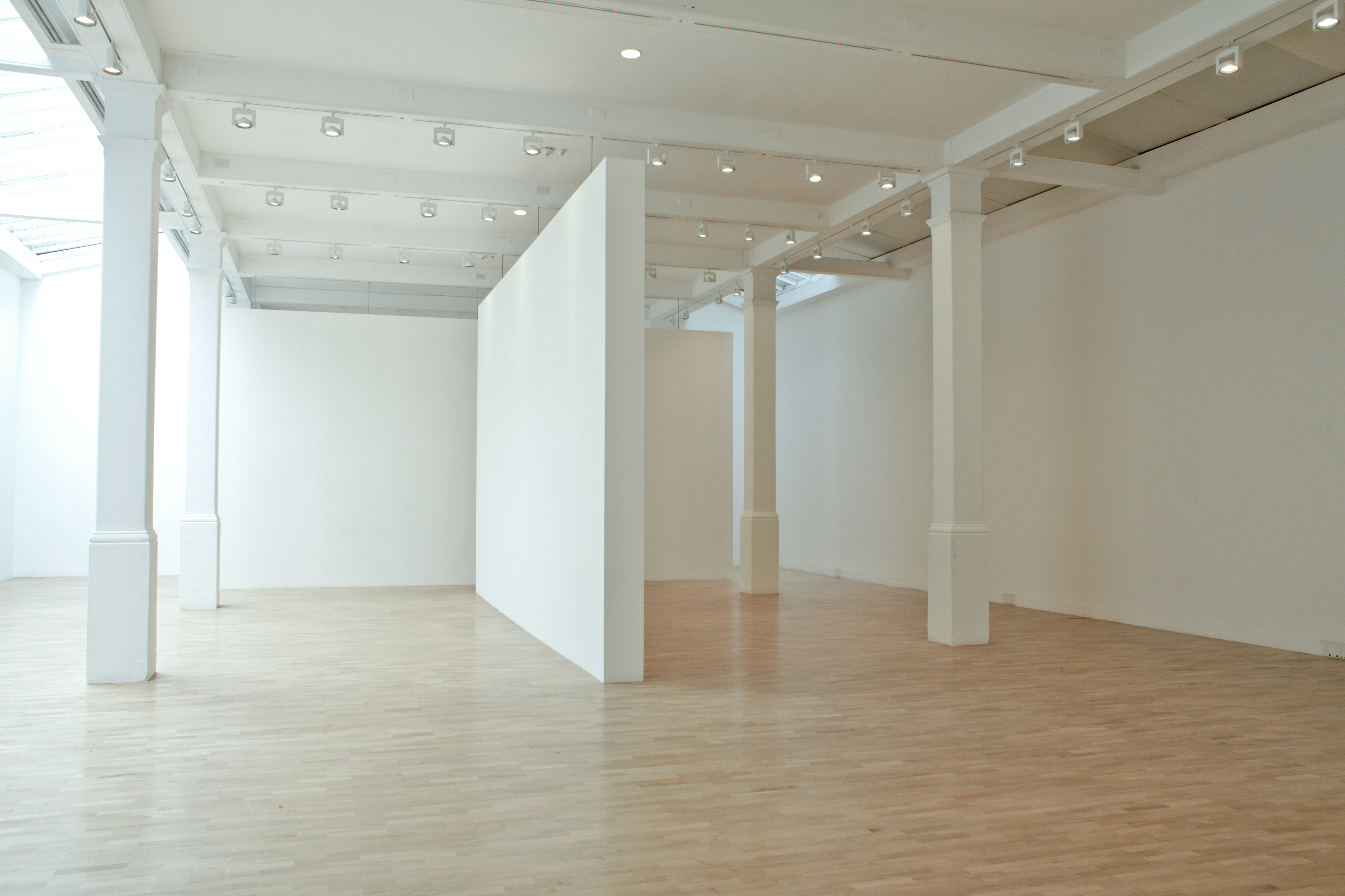 Versatile event space in Whitechapel Gallery with natural light, ideal for meetings and exhibitions.