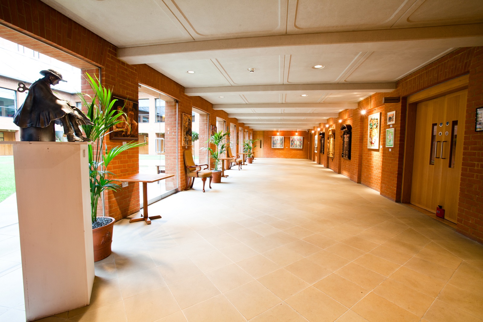 Orangery at Haberdashers' Hall: spacious corridor for networking events with natural light.