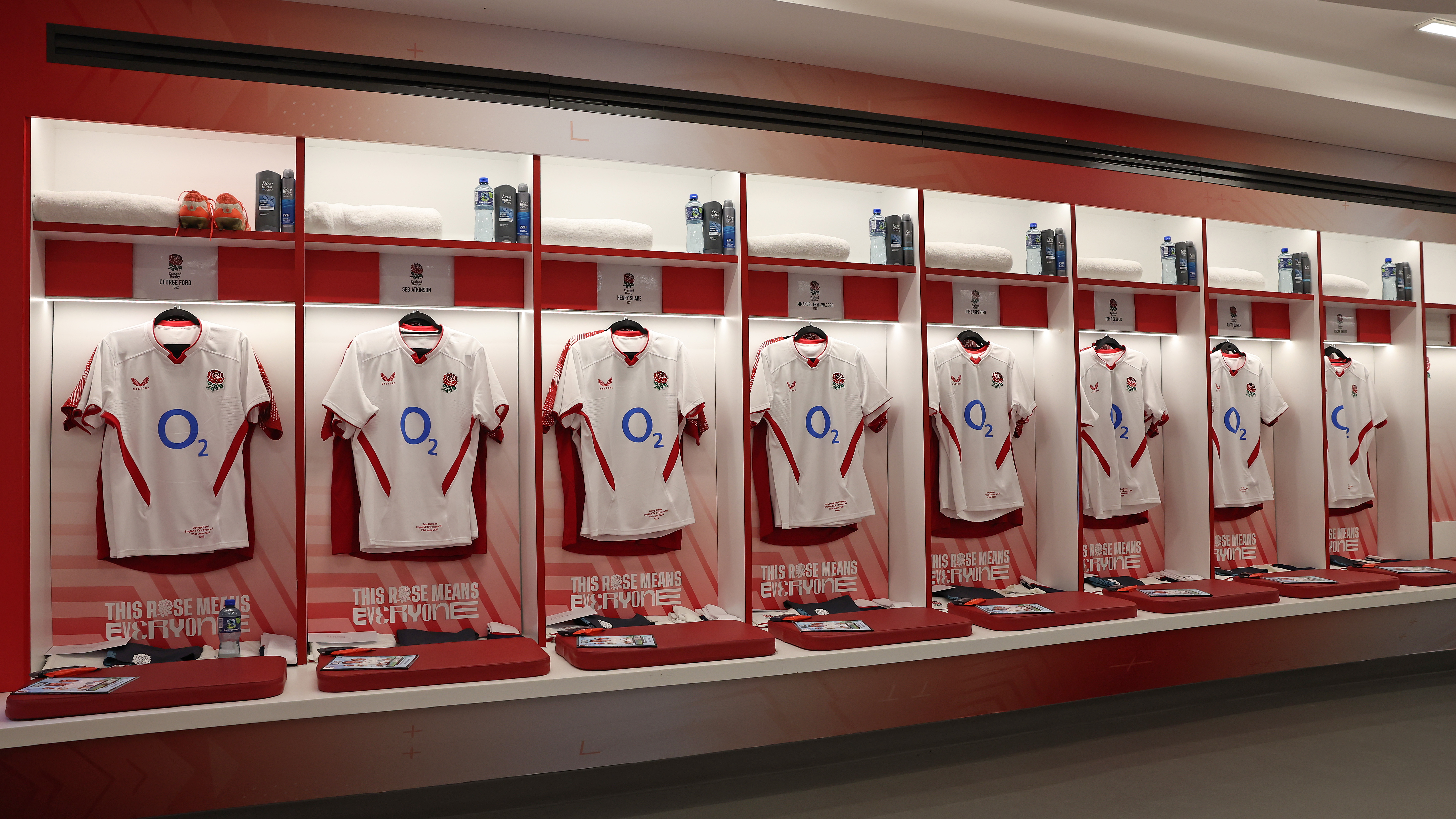 England Changing Room - 4b43e59c-00bc-4ff4-8c84-1d3d3edc4788.JPG