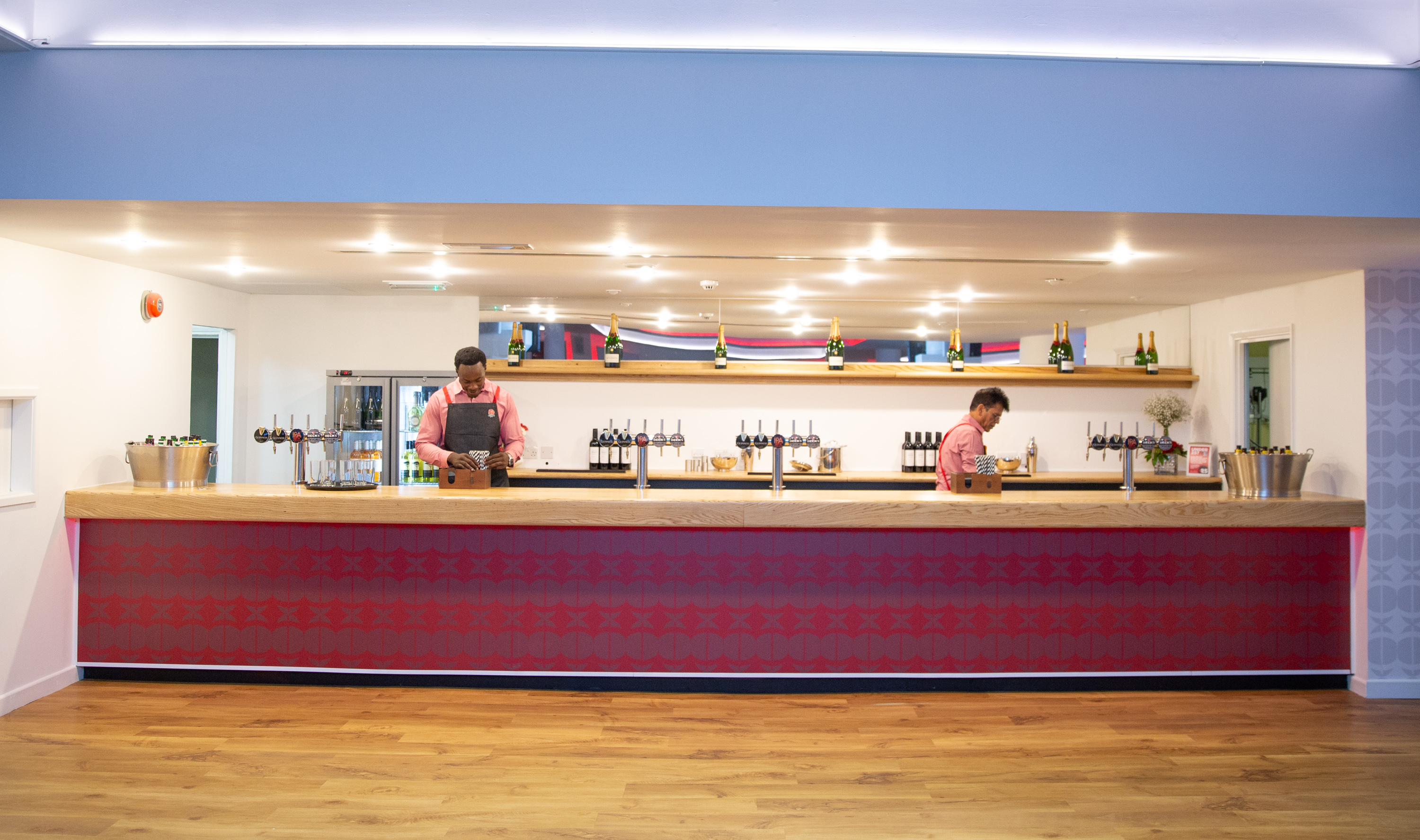 Captains Club - xygl5s0bsnz.jpg