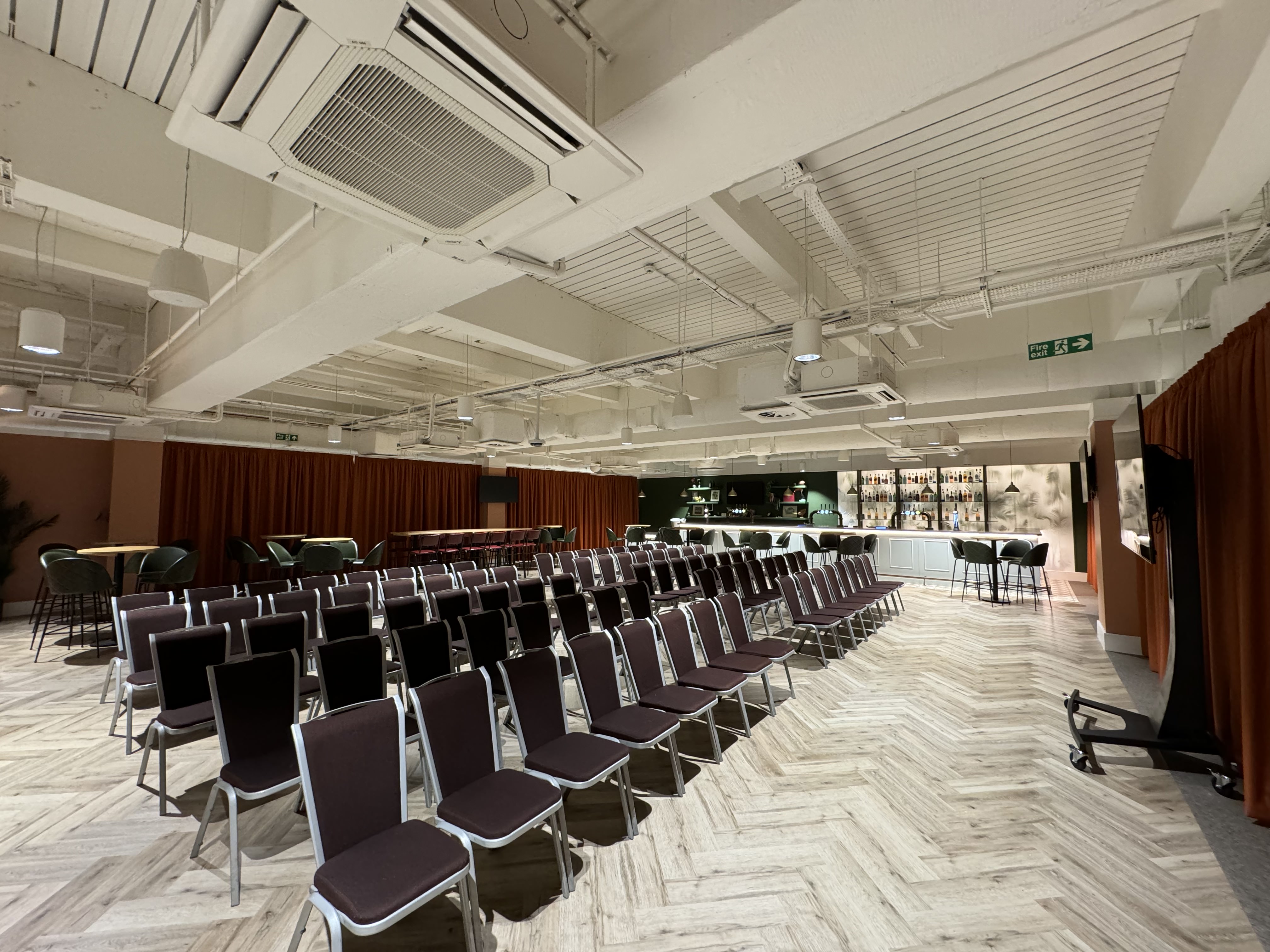Allianz Suite at Twickenham Stadium, modern event space for seminars and networking.