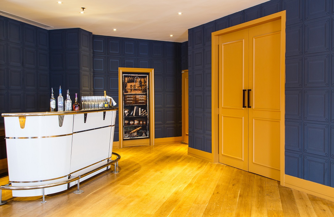 Sonata Suite at Hyatt Regency Birmingham, elegant bar, ideal for cocktail receptions.