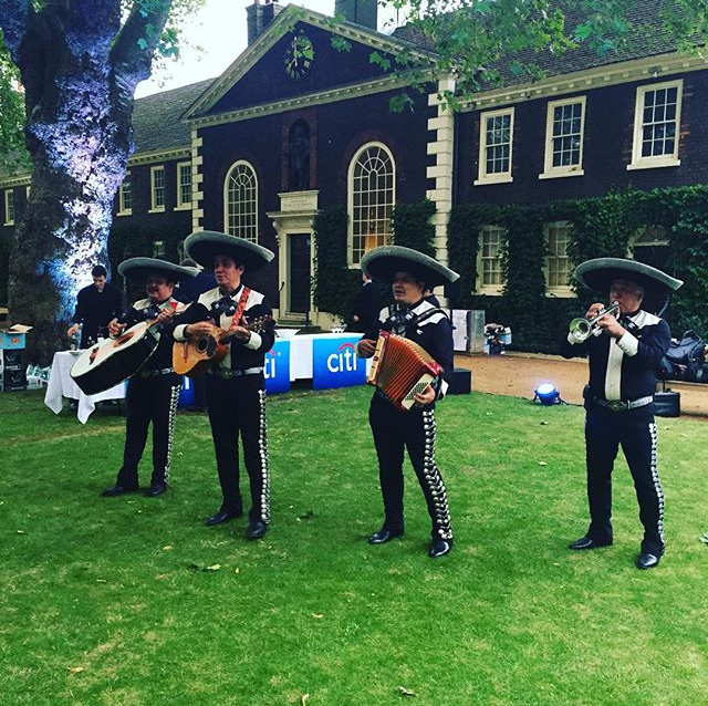 Front Lawns - t5onnxqmru2.png