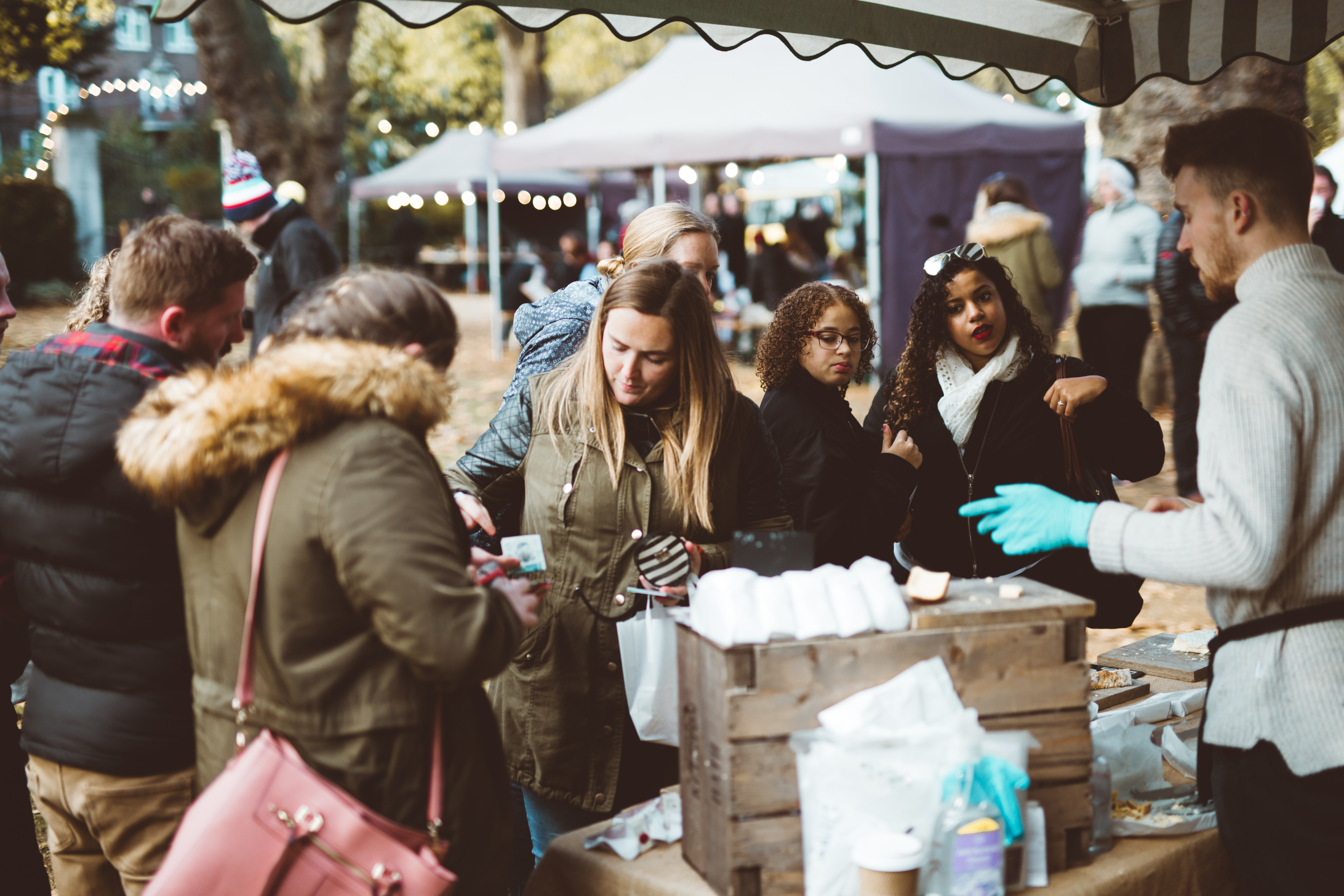 Front Lawns - uzjoyi2vgzf.jpg