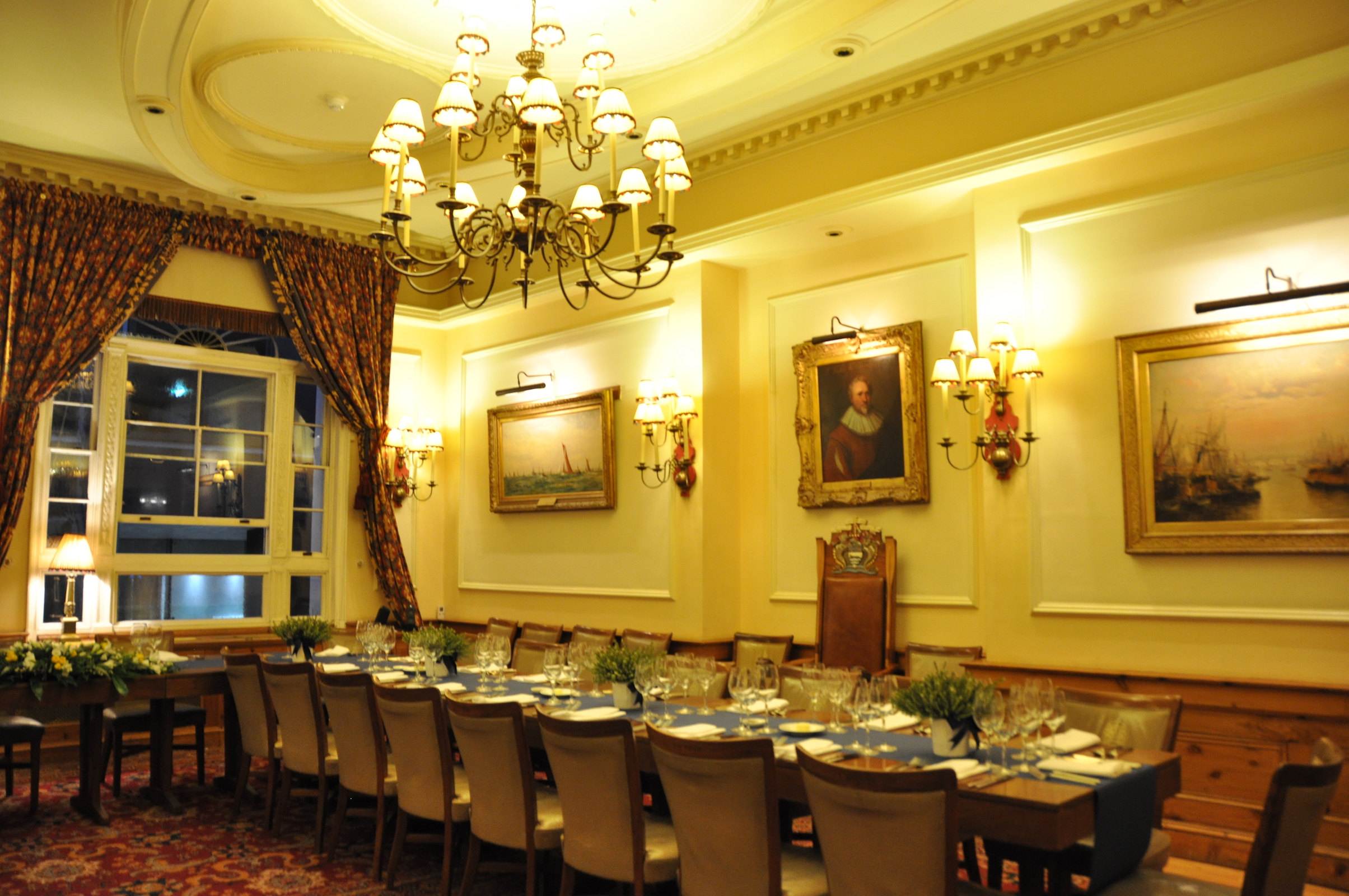 Elegant dining room at Watermen's Hall, ideal for corporate dinners and intimate gatherings.