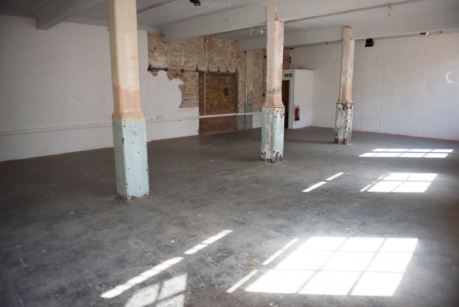 Bar - qkafdydeshh.jpg